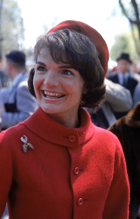 jackie kennedy pillbox hat photo.